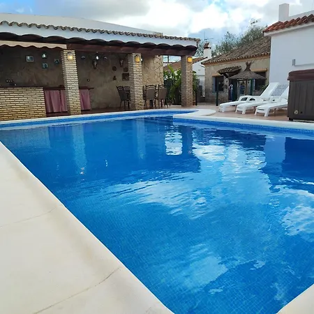 Encantador Con Piscina Holiday home *